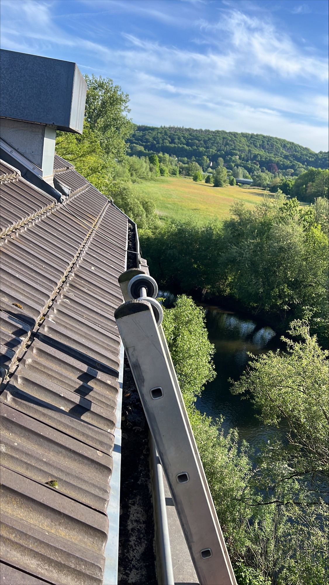 Arbeiten an der Dachrinne